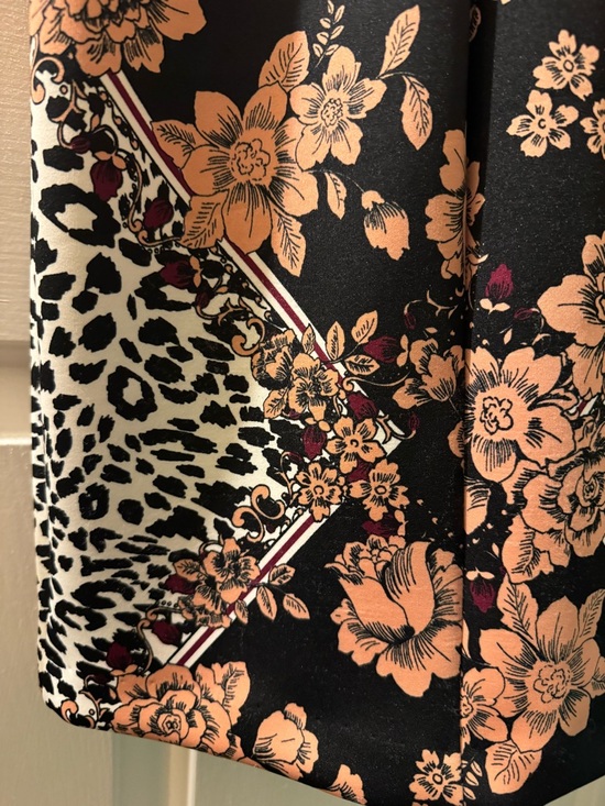 GUESS Body Con Floral & Animal Print scuba like fabric Dress XS - Picture 14 of 14